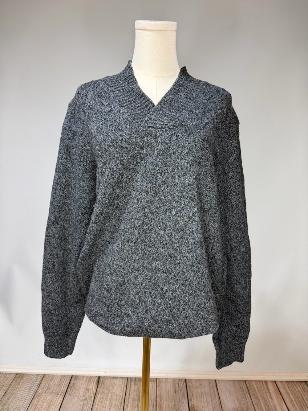 Jos A Bank Reserve Men’s Large Gray Wool Blend Shawl Collar Sweater
